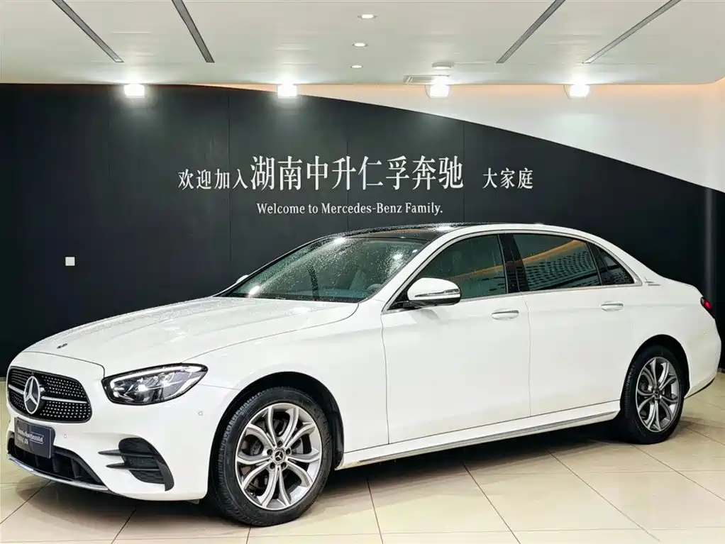Mercedes-Benz E-Class 2022 — фото 1