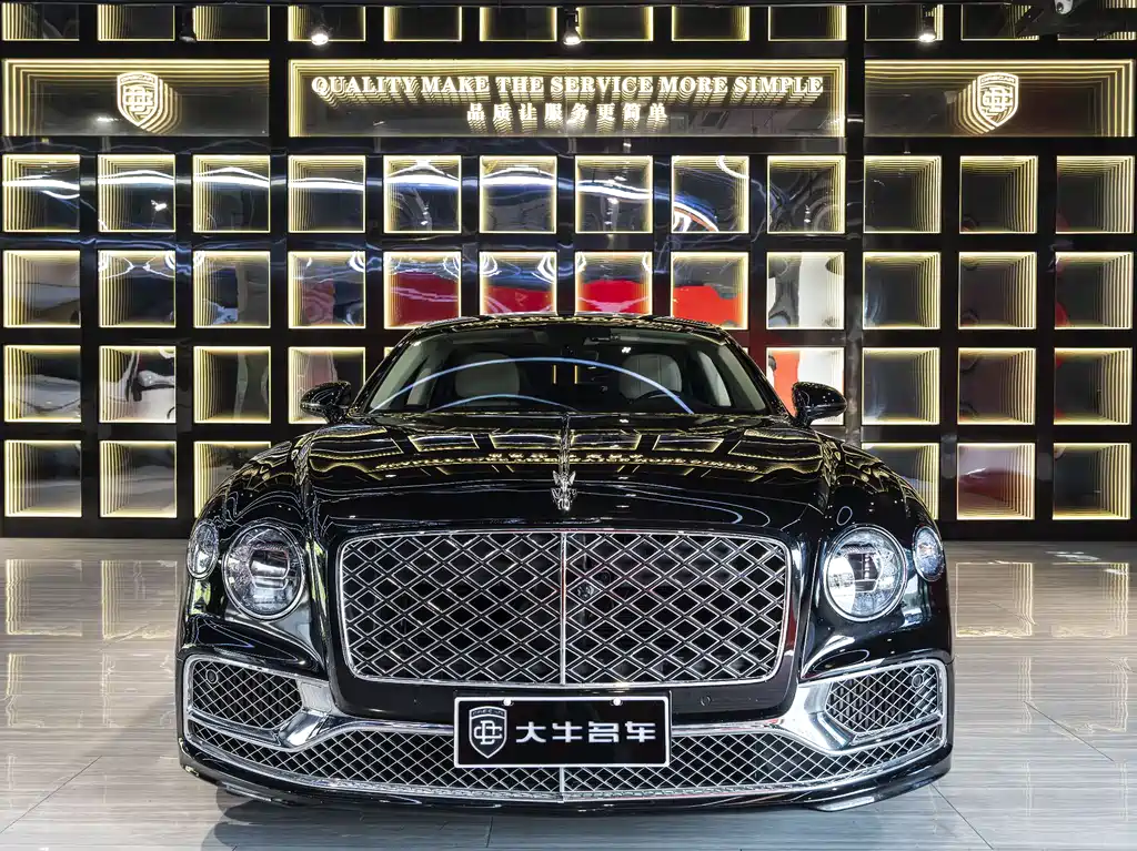 Bentley Flying Spur 2024 — фото 2