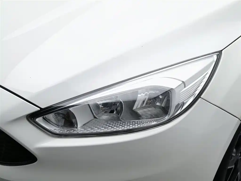 Ford Focus 2017 — фото 7