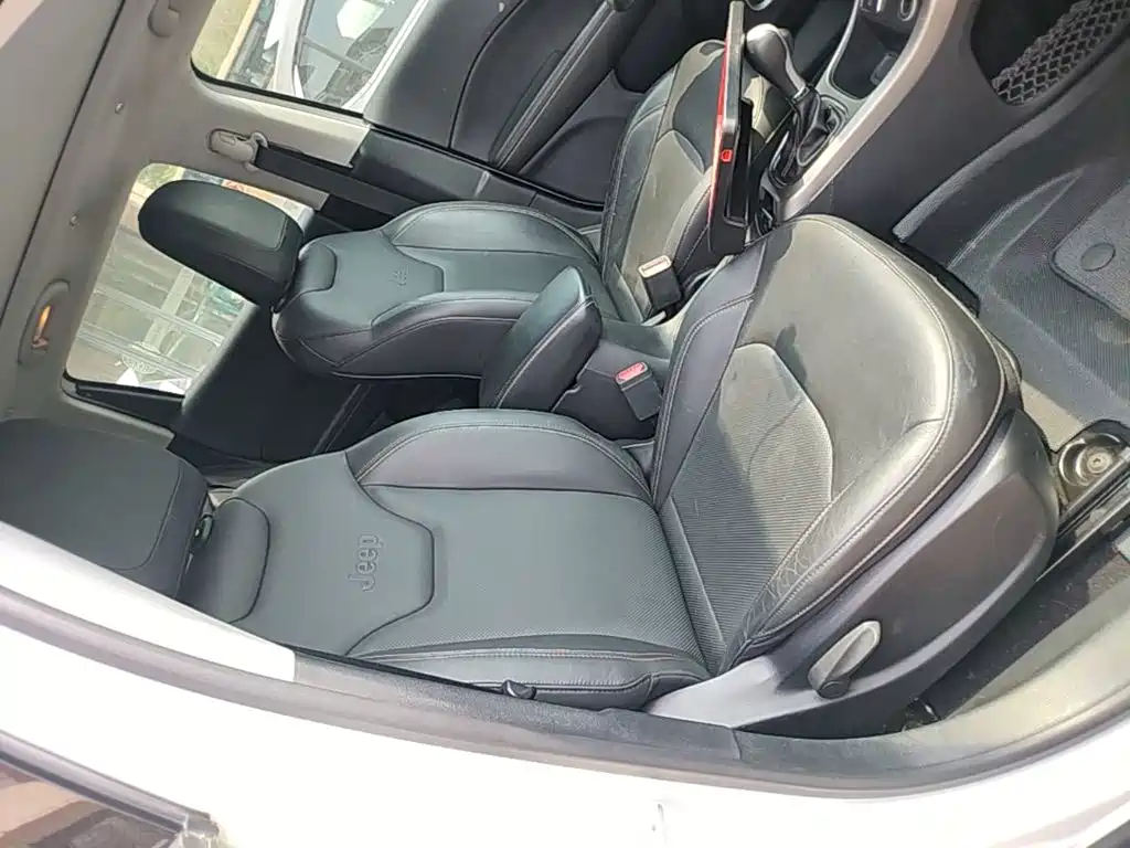 Jeep Compass 2017 — фото 20