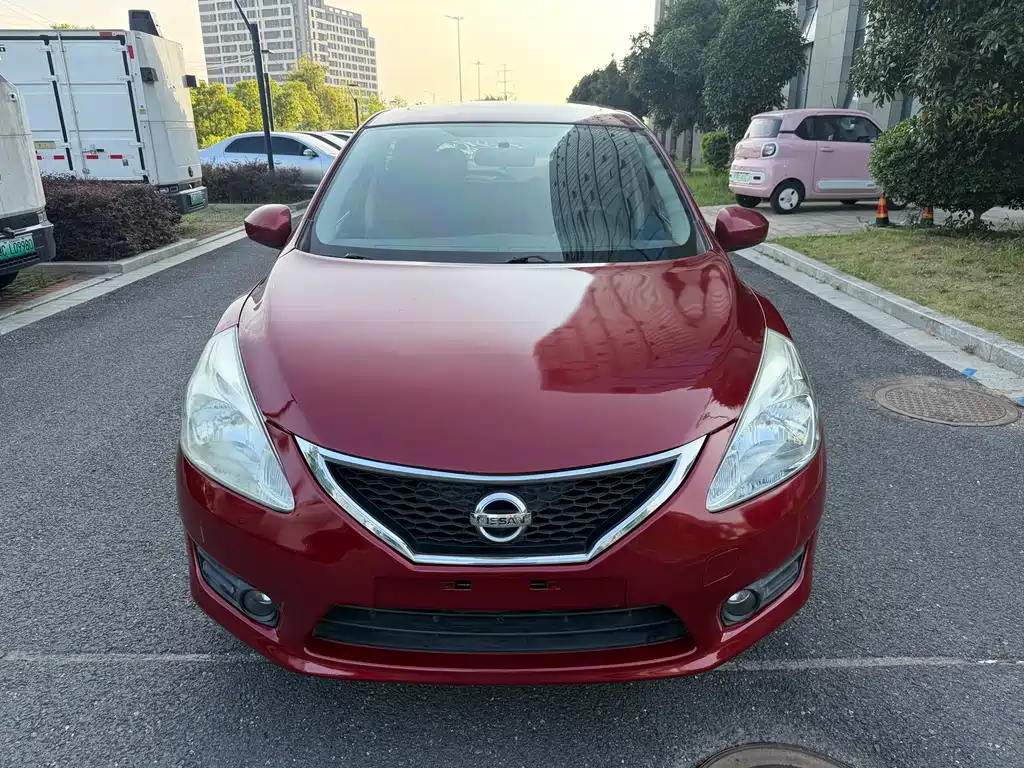 Nissan Tiida 2014