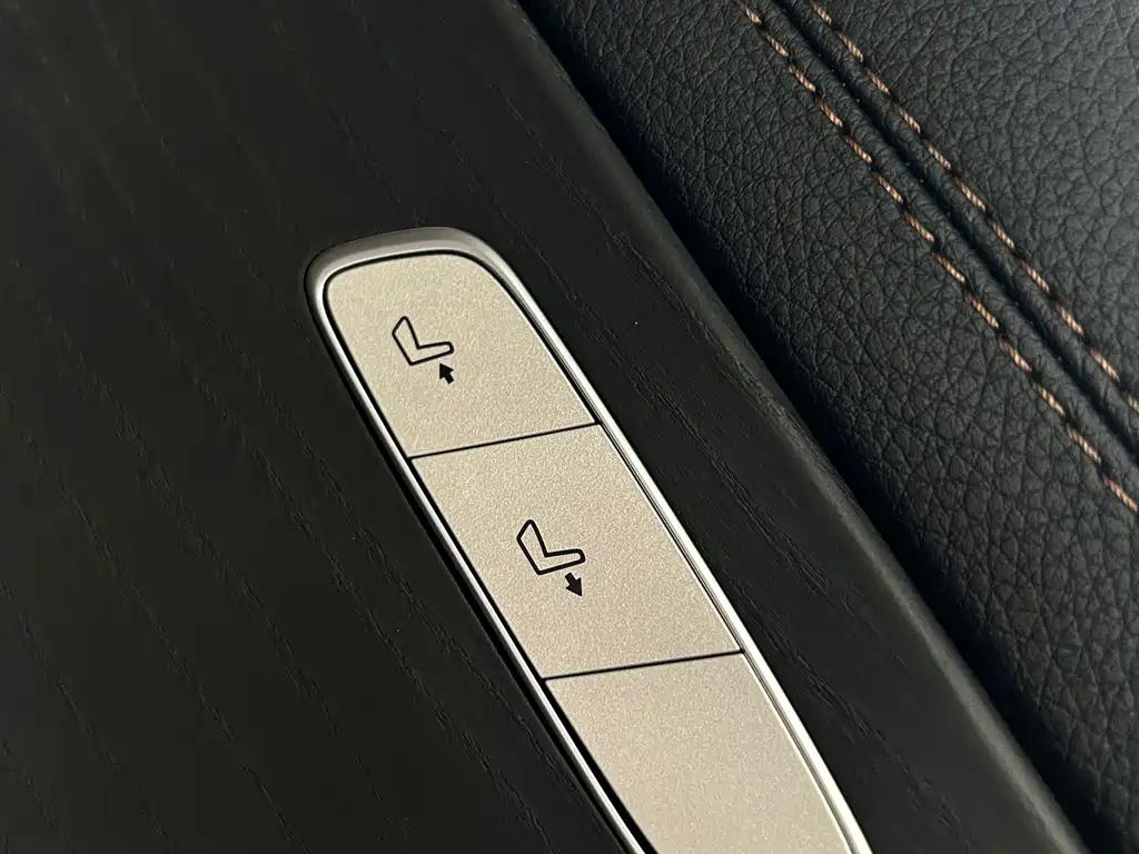 Mercedes-Benz E-Class 2023 — фото 25