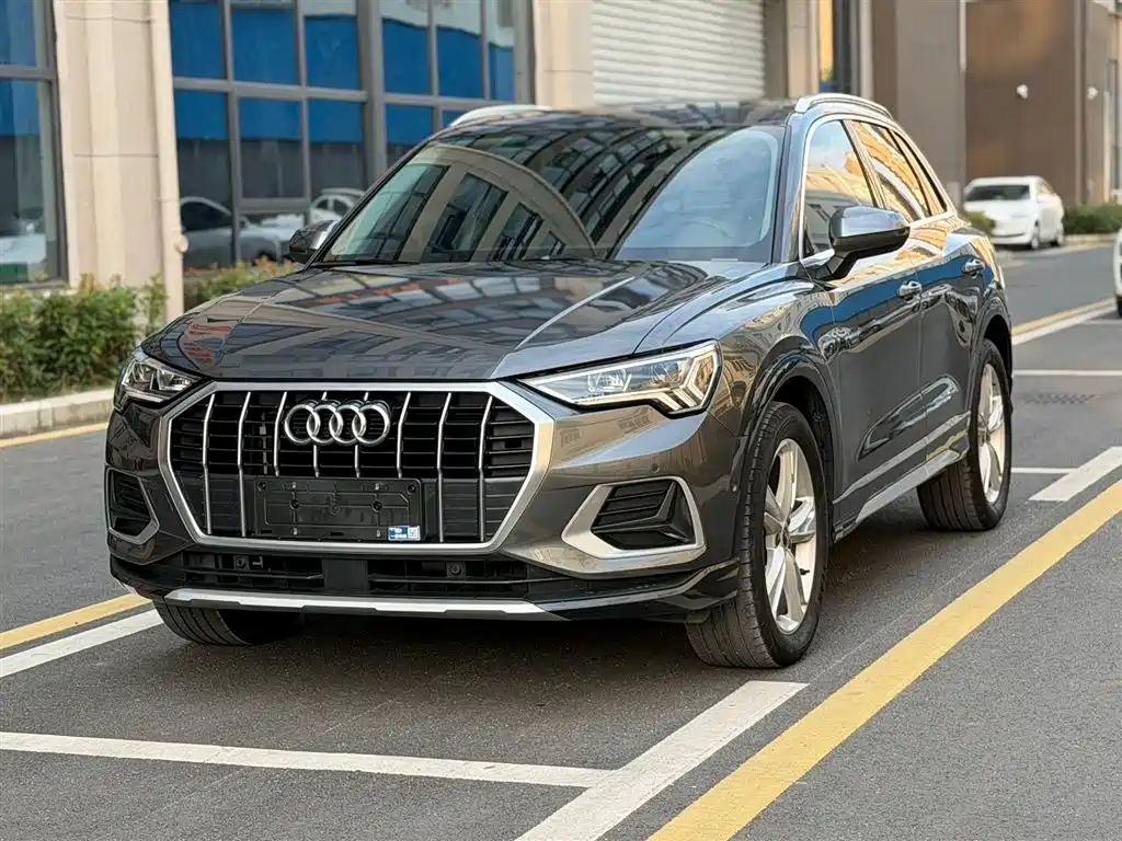 Audi Q3 2022 — фото 1