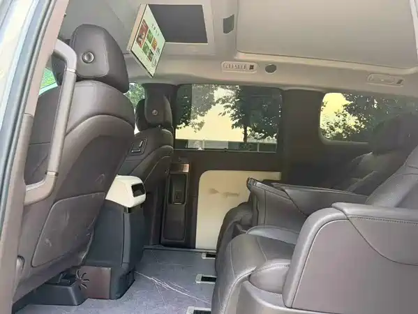 Li Auto MEGA 2024