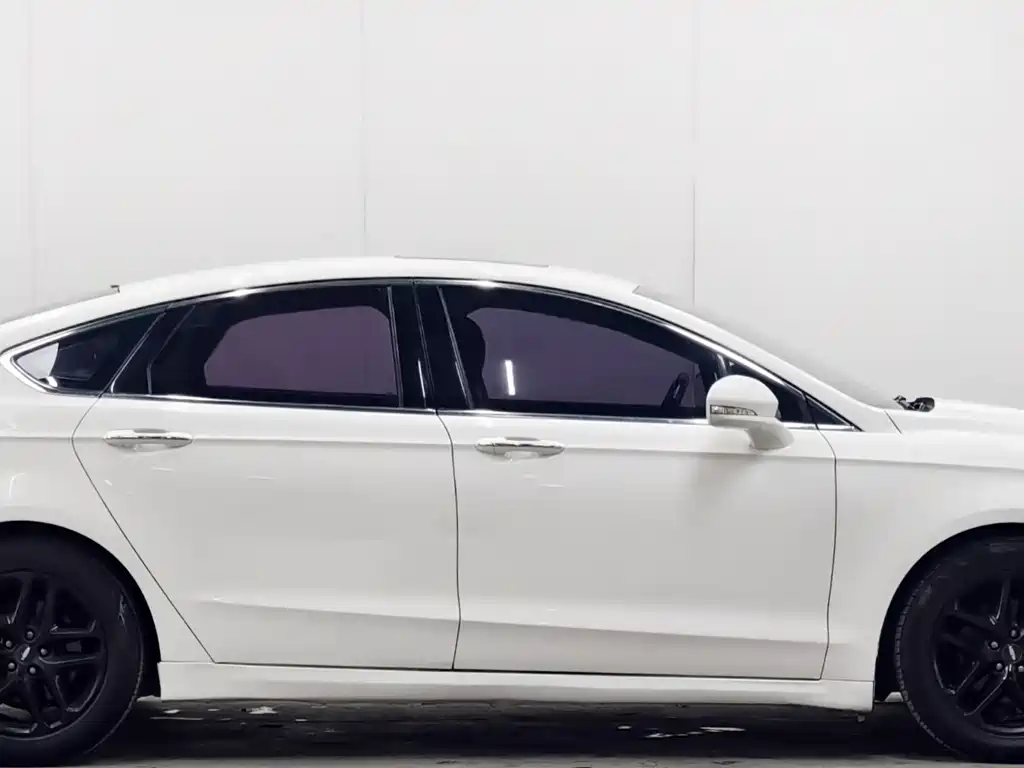 Ford Mondeo 2015 — фото 8