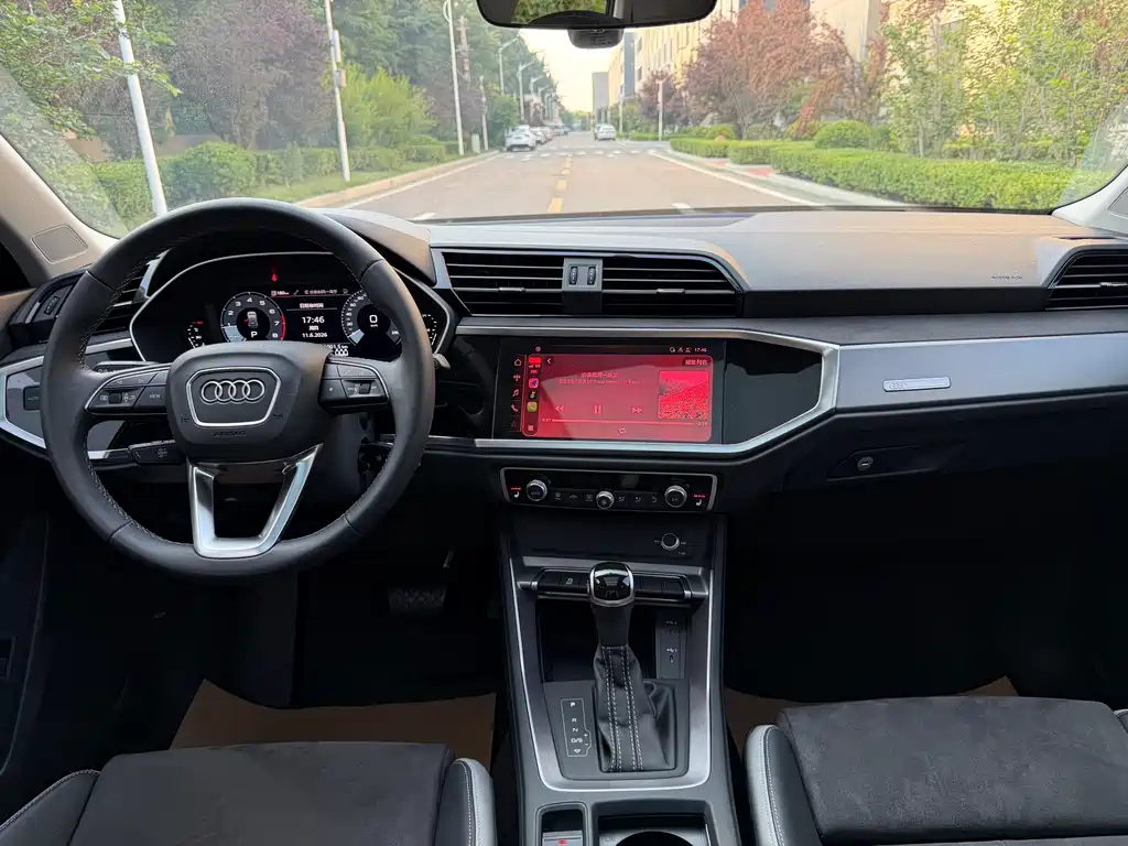 Audi Q3 2023 — фото 13