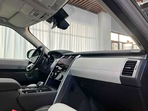 Land Rover Discovery 2021