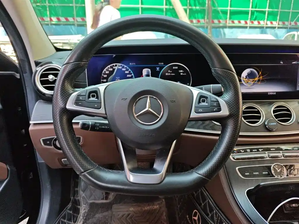 Mercedes-Benz E-Class 2018 — фото 11
