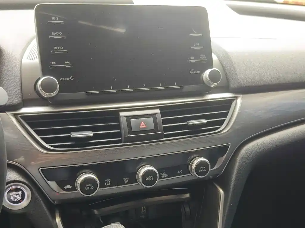 Honda Accord 2021 — фото 13