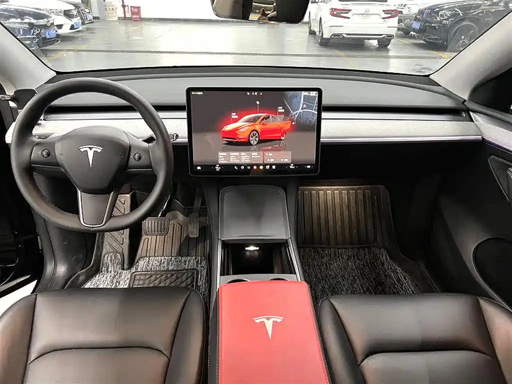 Tesla Model Y 2024 — фото 9