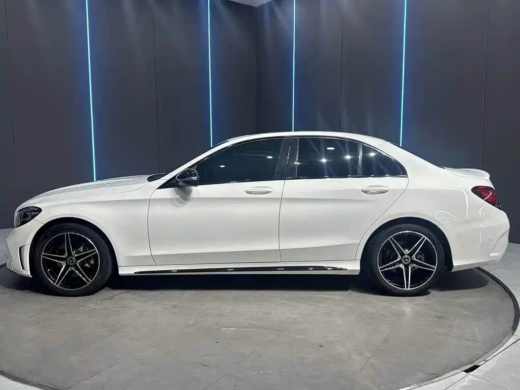 Mercedes-Benz C-Class 2020 — фото 4