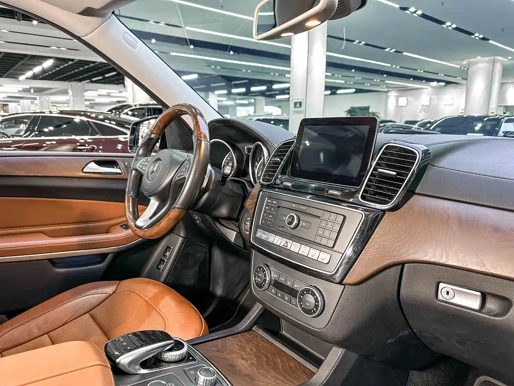 Mercedes-Benz GLS 2016 — фото 18