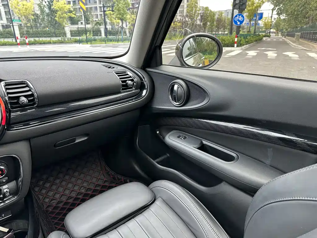 MINI Clubman 2019 — фото 15