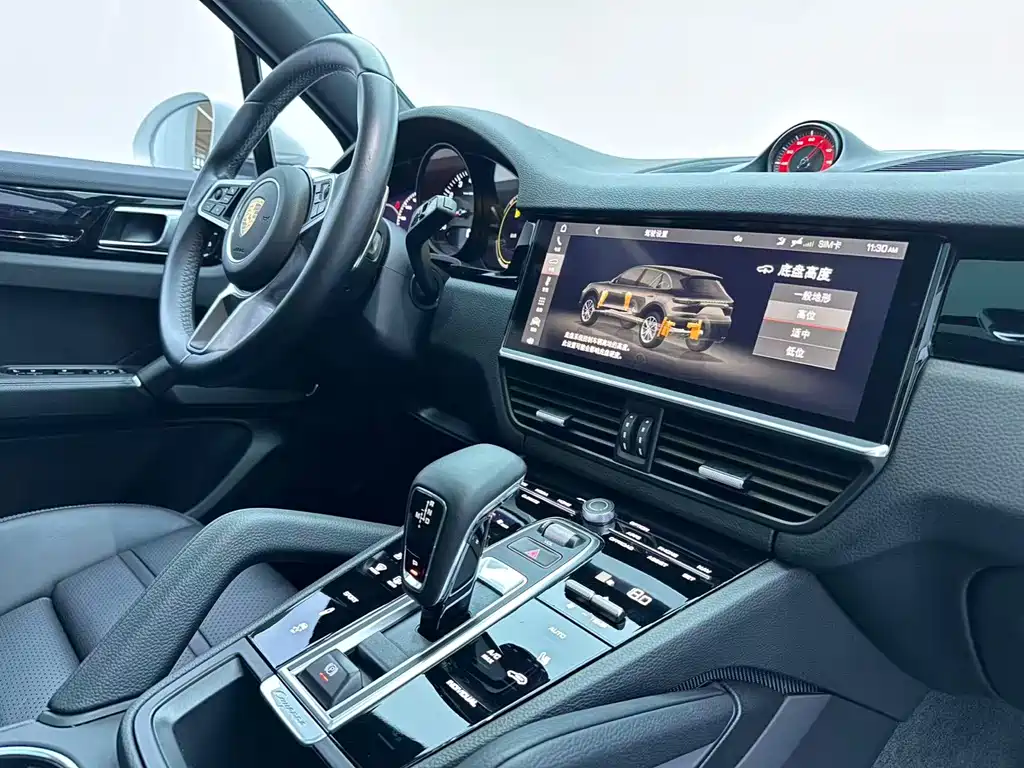 Porsche Cayenne 2021 — фото 10