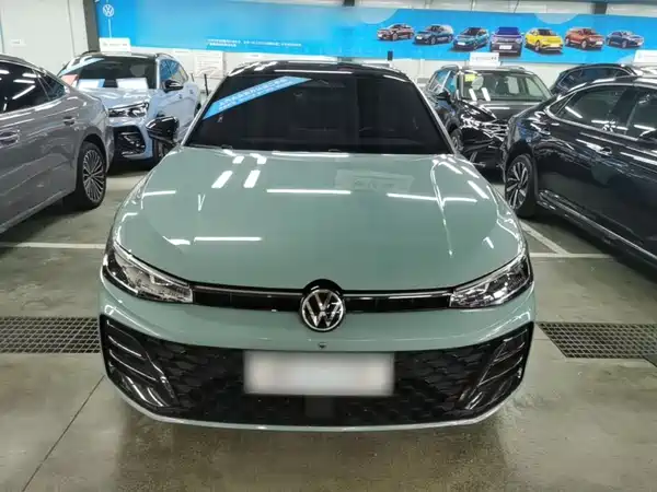 Volkswagen Passat 2025