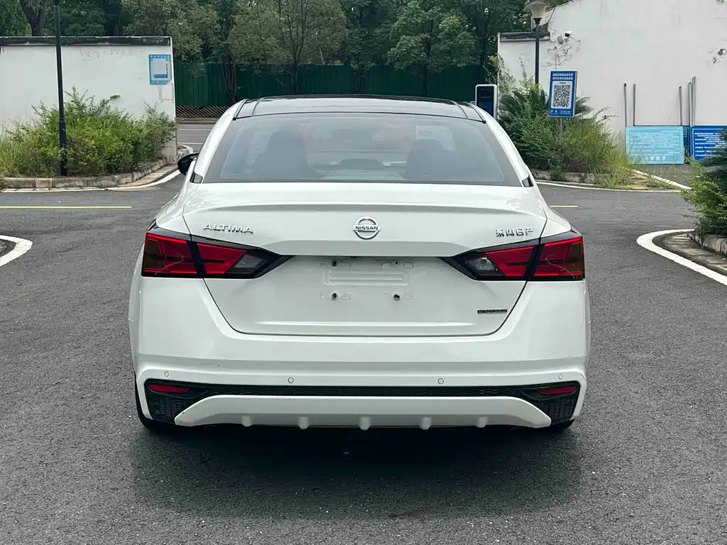 Nissan Teana 2022