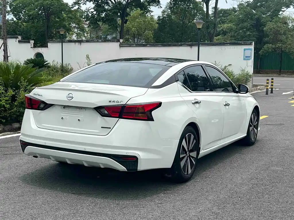 Nissan Teana 2022