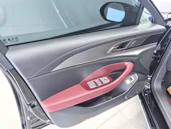 Hongqi H5 2024