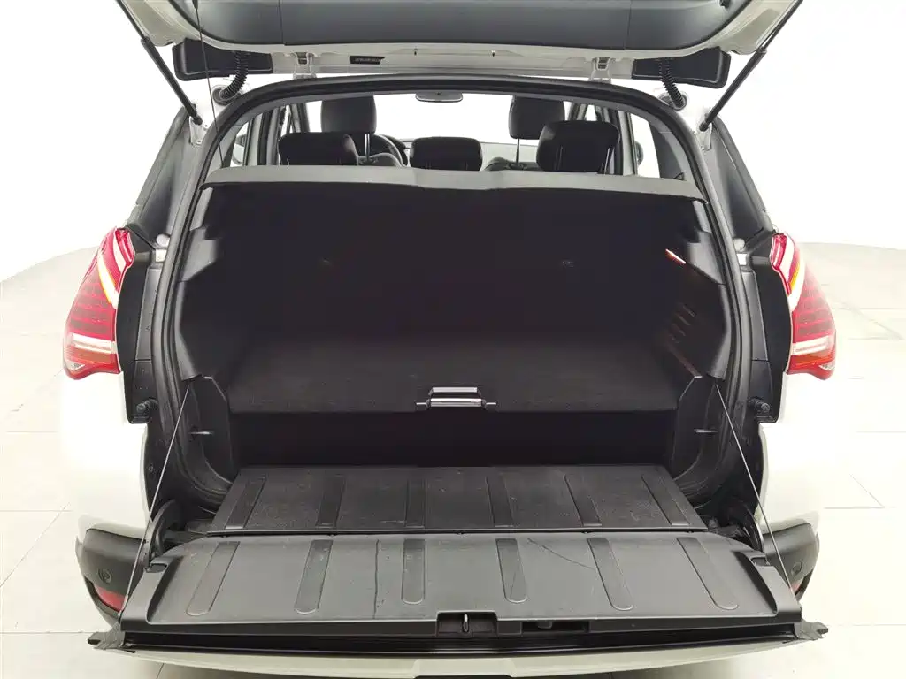 Peugeot 3008 2015 — фото 16