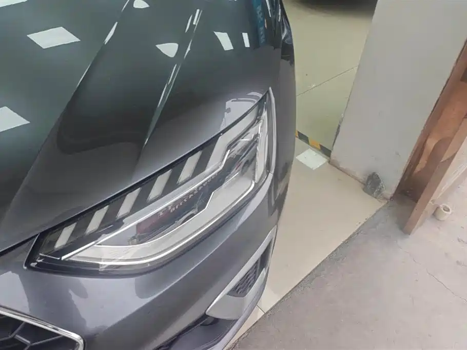 Audi A4L 2020
