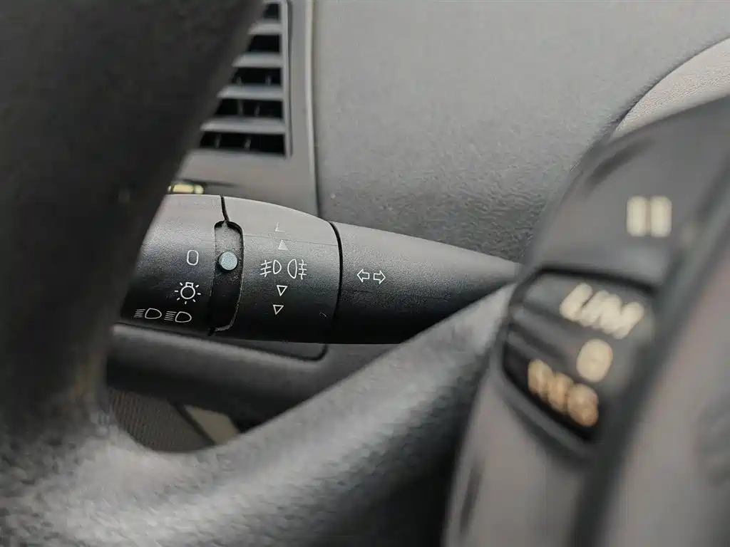 Citroen C-Quatre 2015 — фото 21