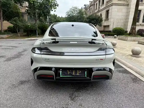 Xiaomi SU7 2025