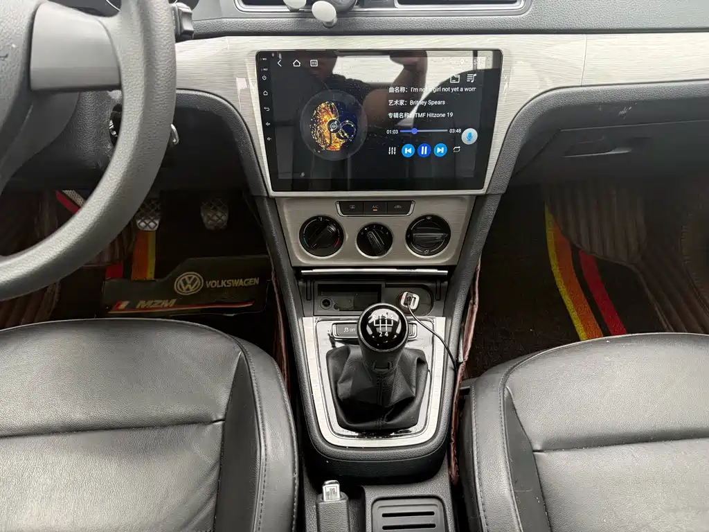 Volkswagen Lavida 2015 — фото 11