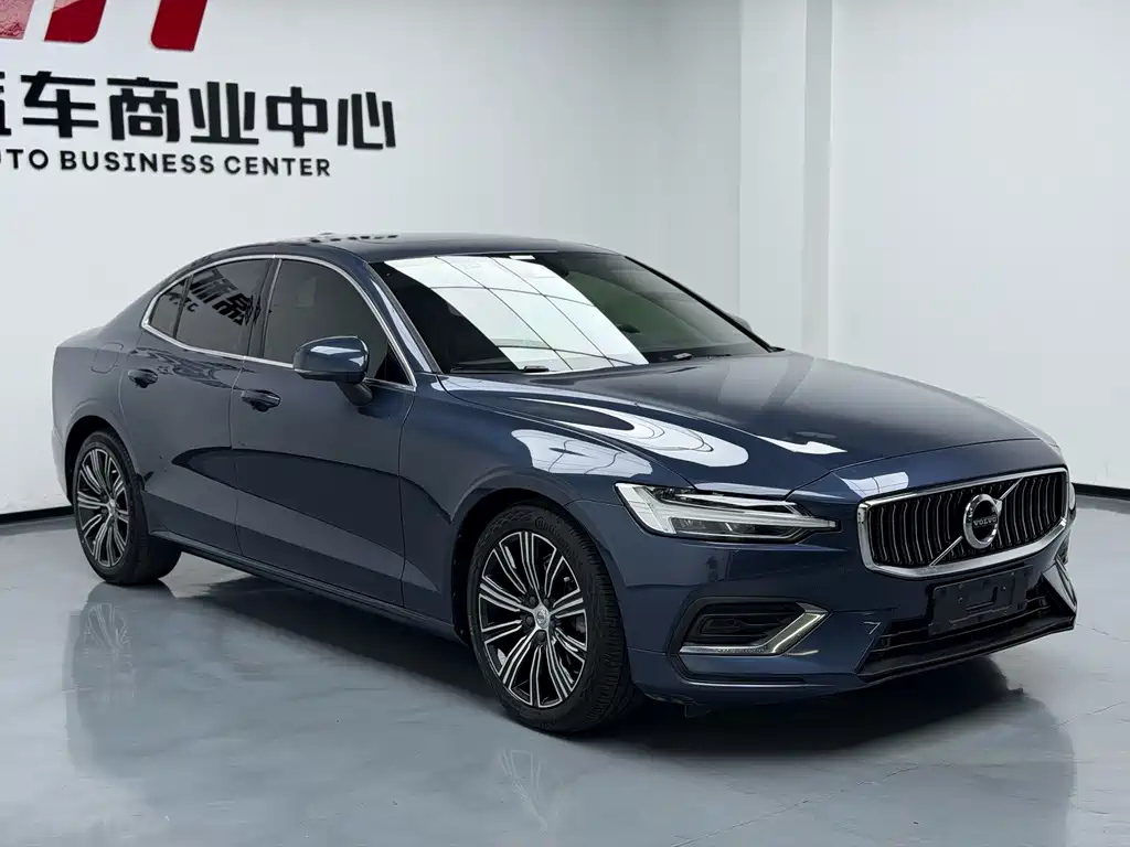 Volvo S60 2022 — фото 2