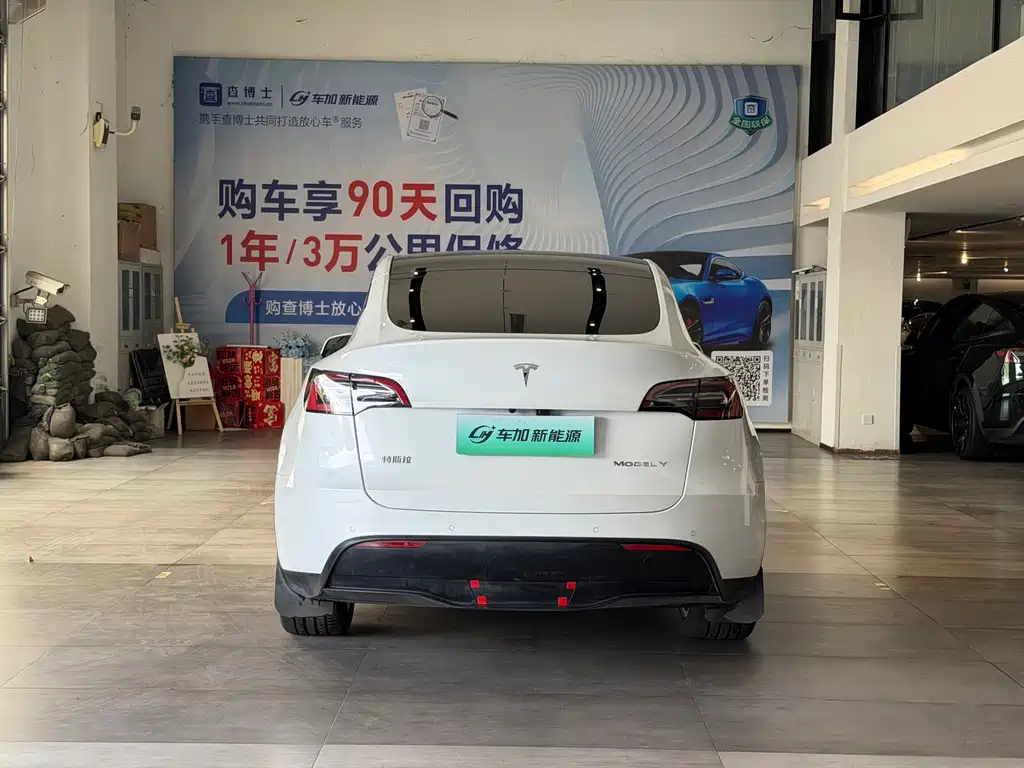 Tesla Model Y 2023 — фото 7