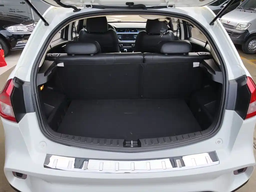 Geely Vision X3 2018 — фото 19