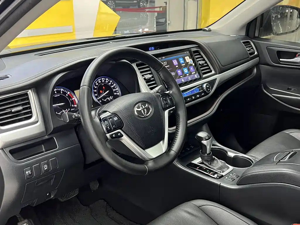 Toyota Highlander 2016