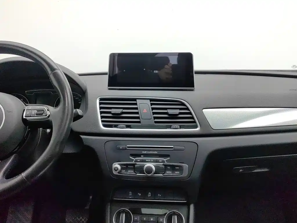 Audi Q3 2016 — фото 12