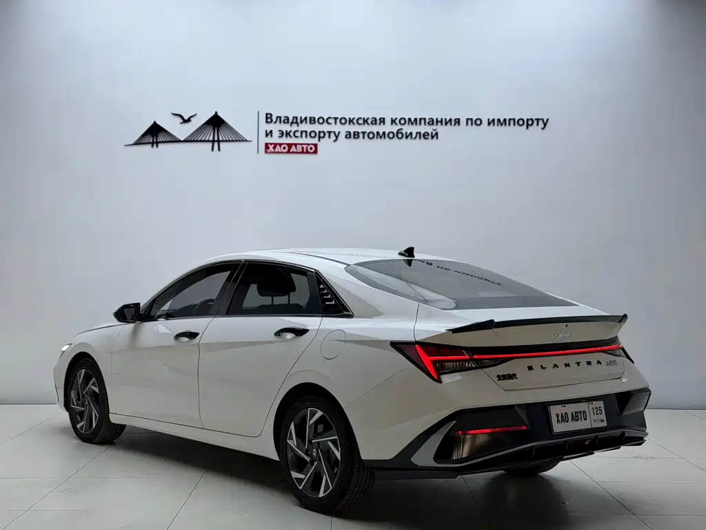 Hyundai Elantra 2023