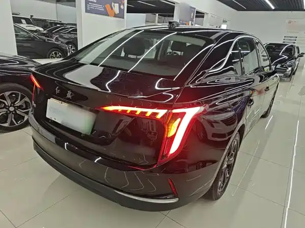 Hongqi E-QM5 2024