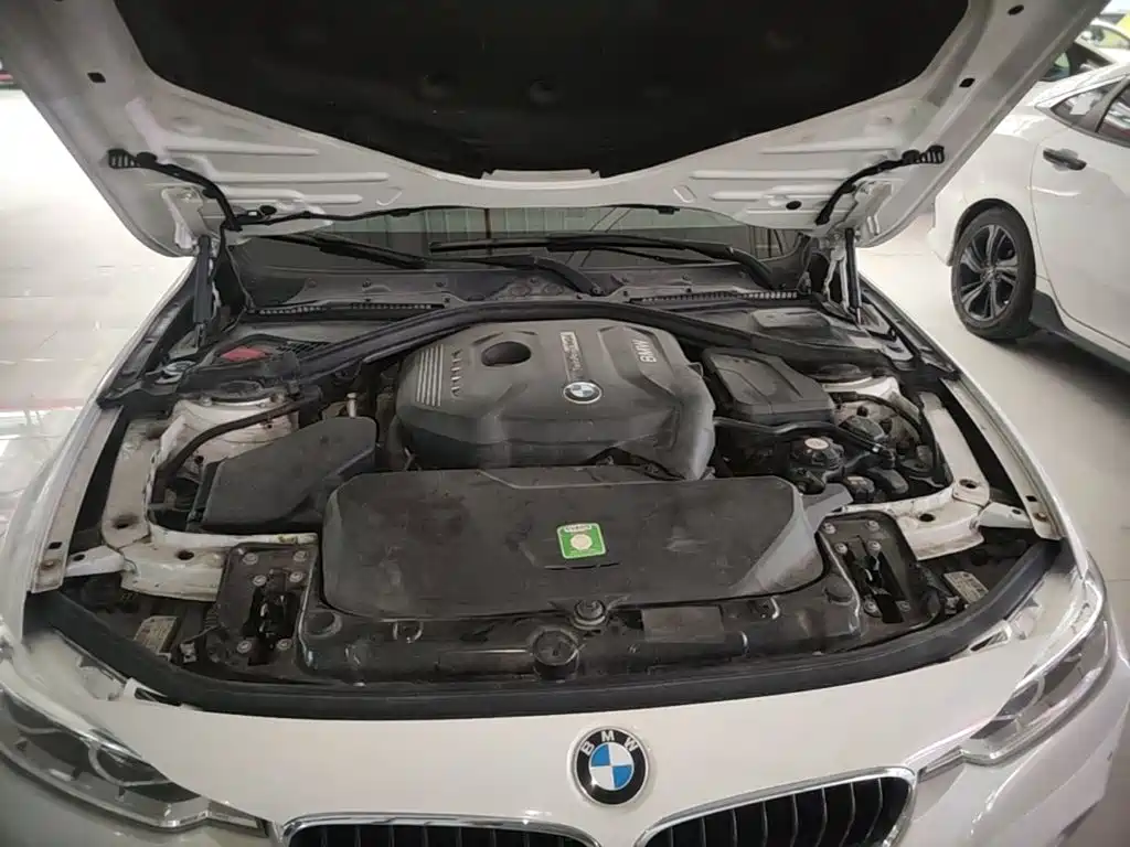 BMW 3 Series 2016 — фото 20