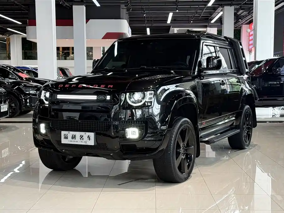 Land Rover Defender 2024