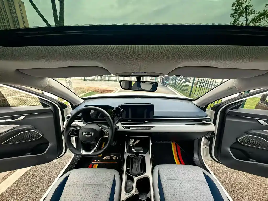 Geely Emgrand 2021