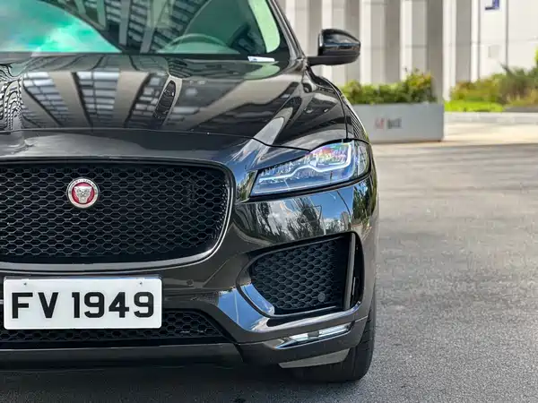 Jaguar F-PACE 2021