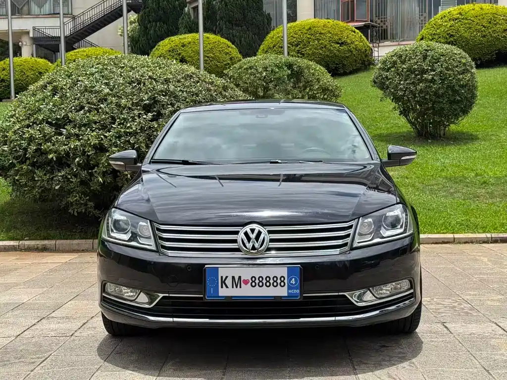 Volkswagen Magotan 2012