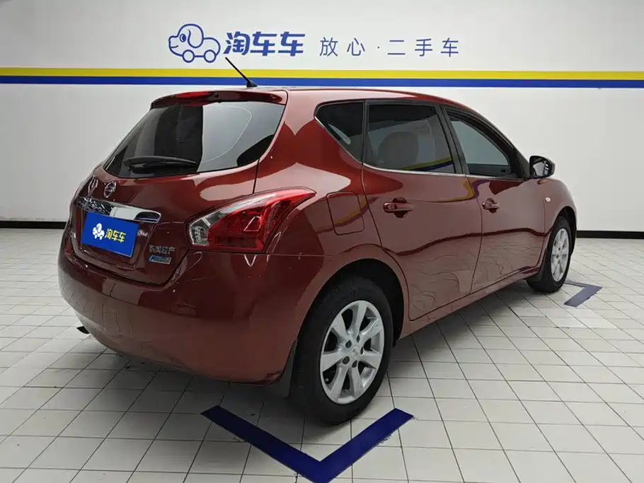 Nissan Tiida 2015 — фото 3