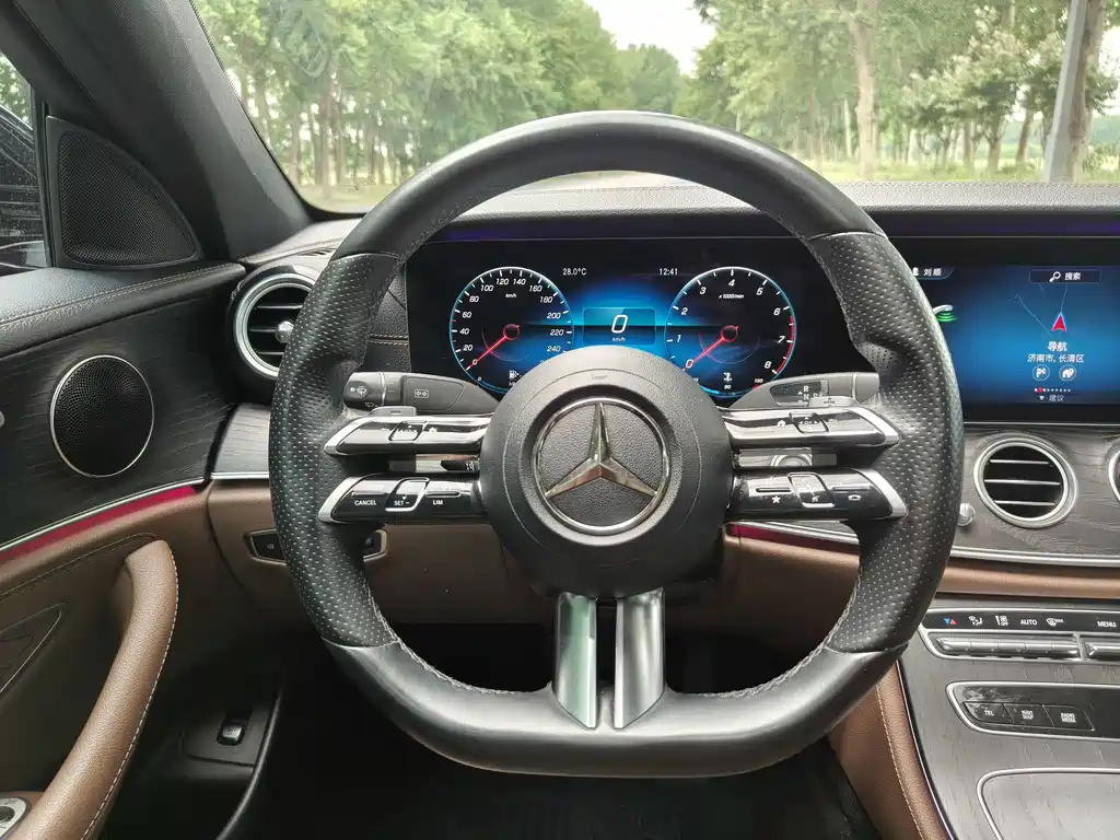 Mercedes-Benz E-Class 2021 — фото 14