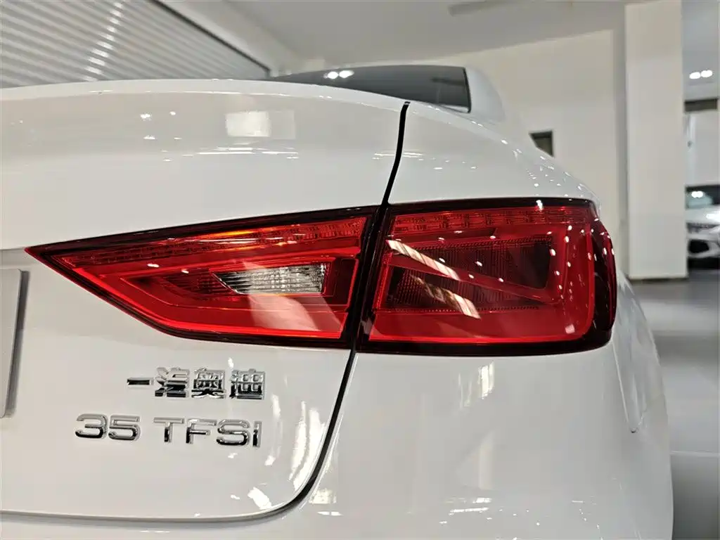 Audi A3 2015 — фото 14