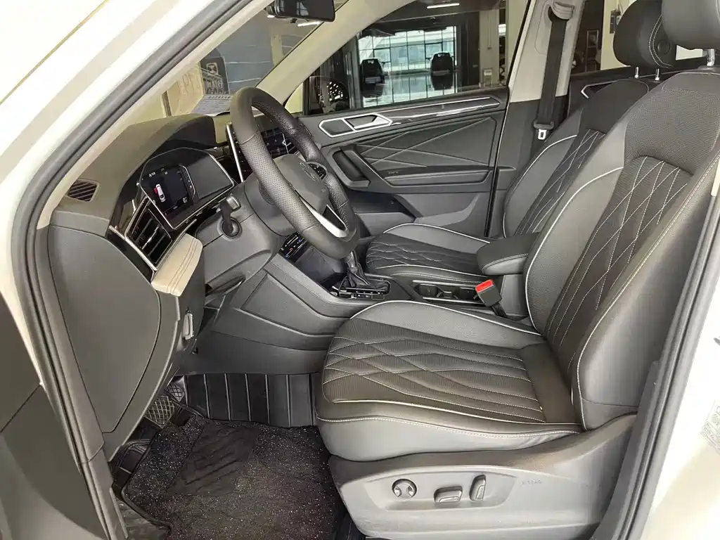 Volkswagen Tiguan L 2022 — фото 4