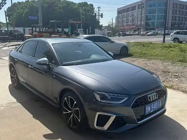 Audi A4L 2020