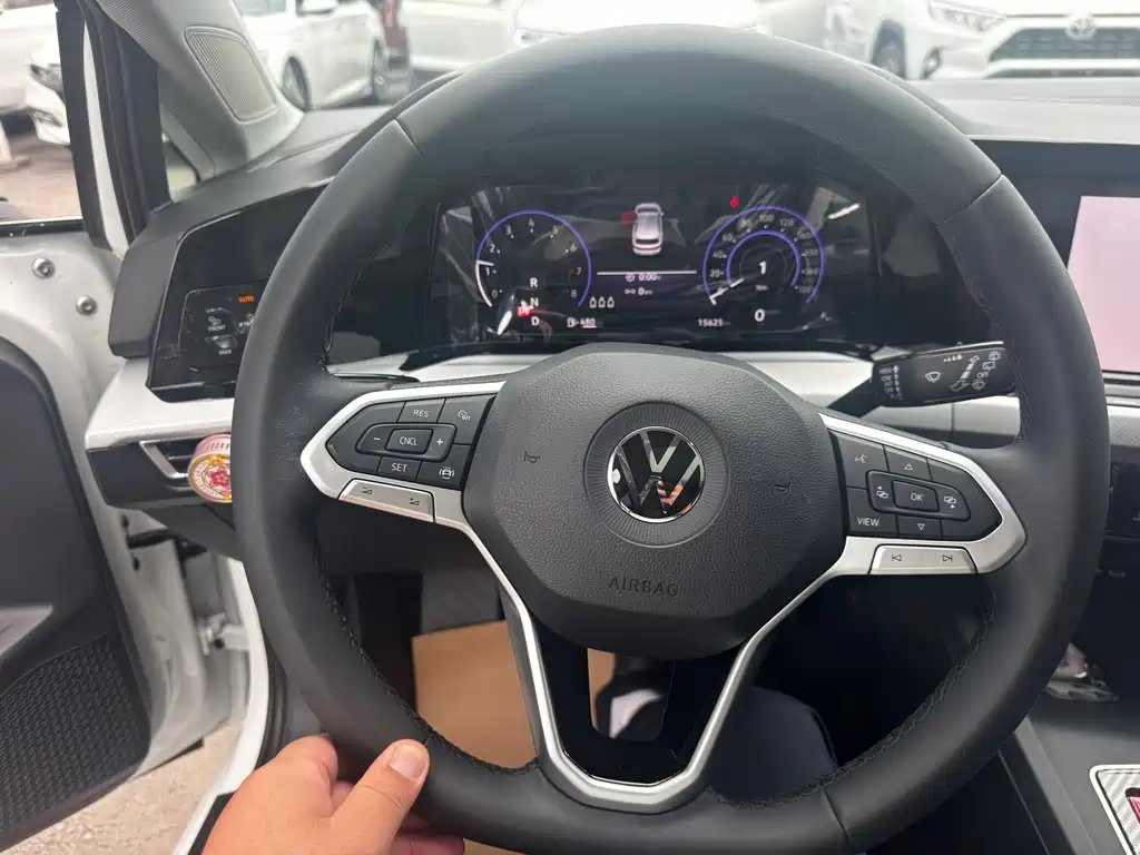 Volkswagen Golf 2023