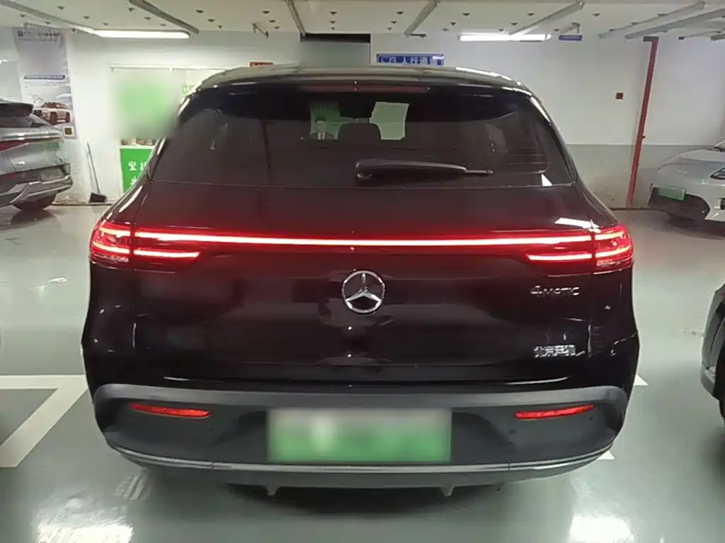 Mercedes-Benz EQC 2021 — фото 6