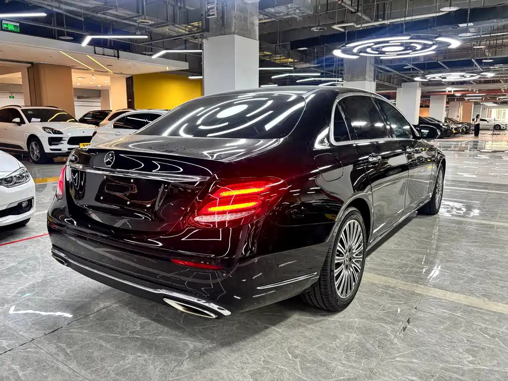 Mercedes-Benz E-Class 2020 — фото 15