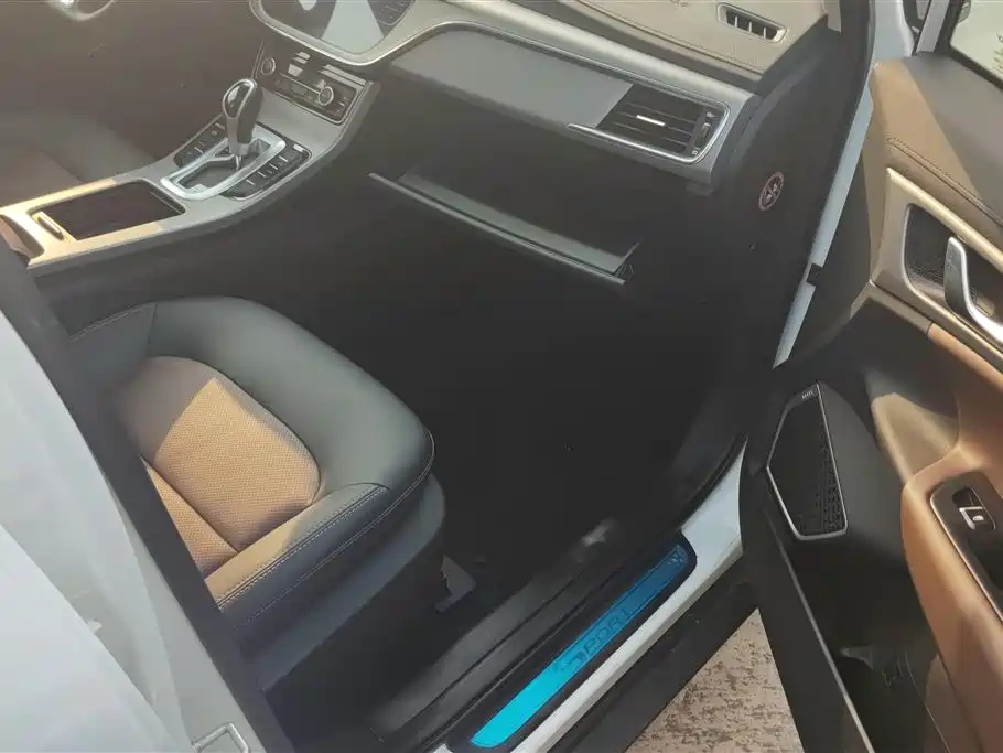 Geely Emgrand GS 2019 — фото 8