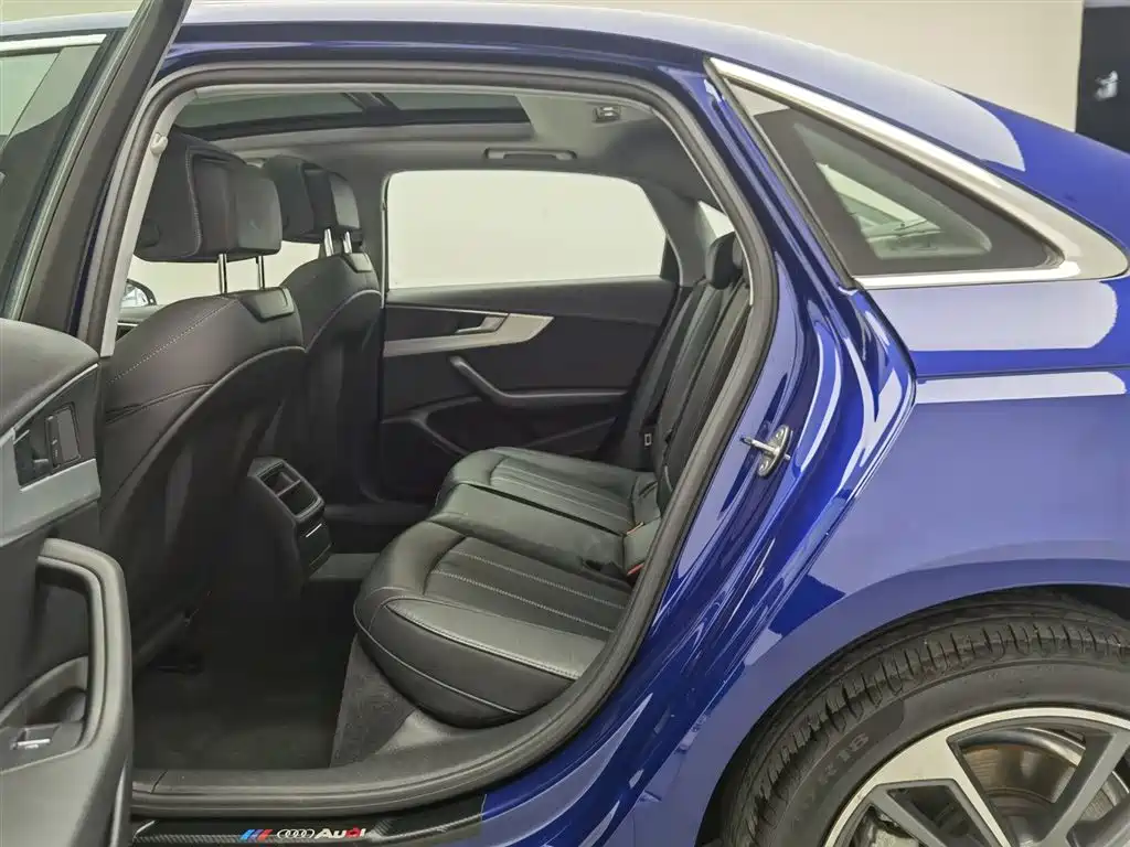 Audi A4L 2021 — фото 15
