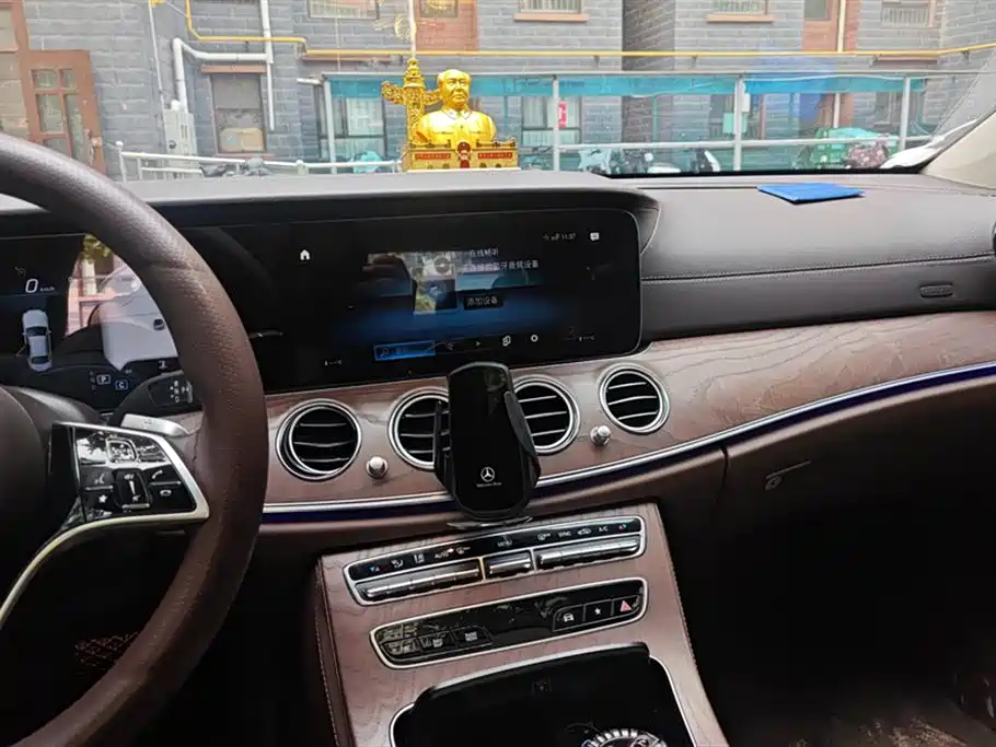 Mercedes-Benz E-Class 2022 — фото 13